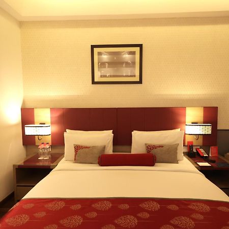 Ramada Plaza By Wyndham Lucknow Hotell Exteriör bild