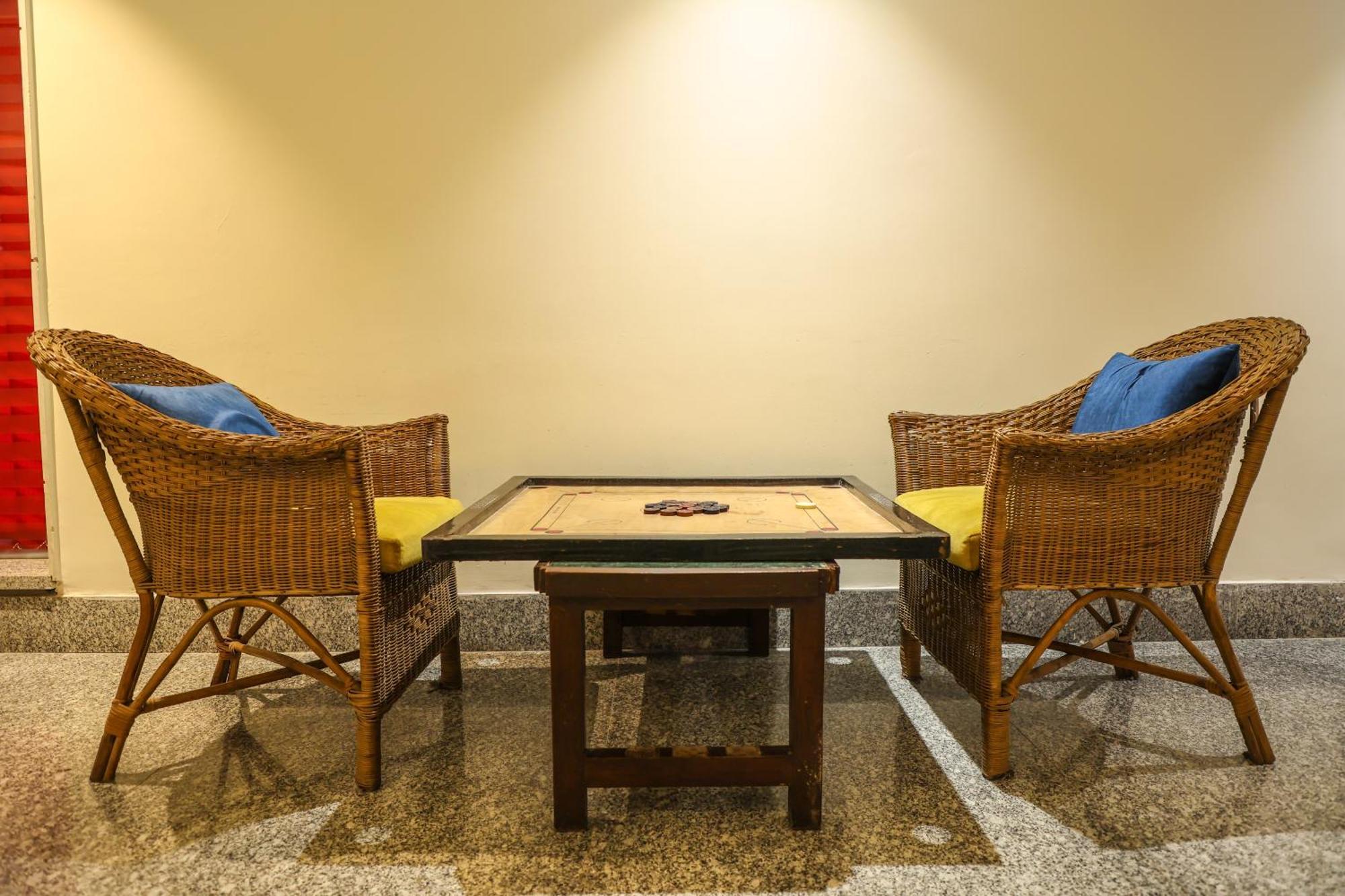 Ramada Plaza By Wyndham Lucknow Hotell Exteriör bild