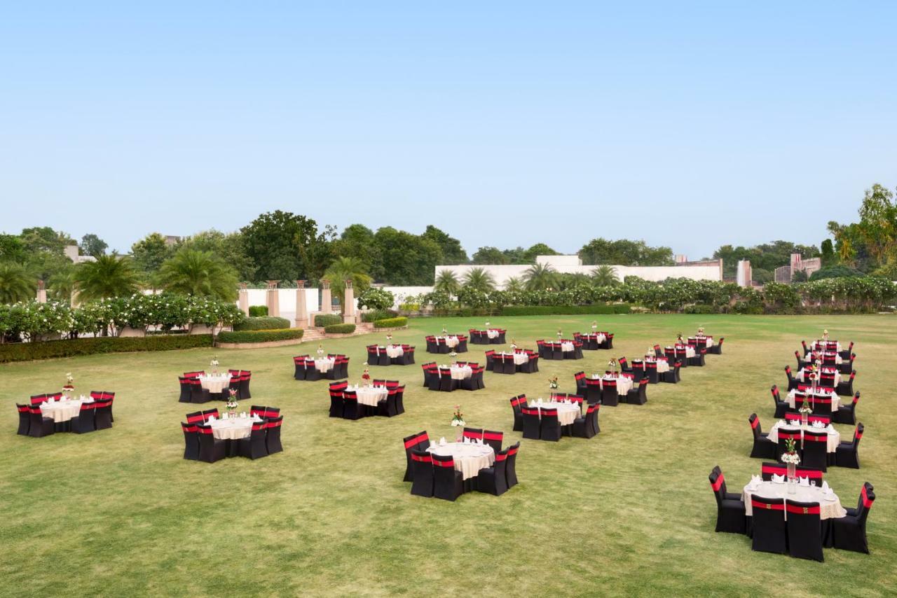 Ramada Plaza By Wyndham Lucknow Hotell Exteriör bild